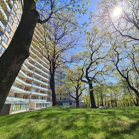 Stylish With Parking & Spacious Balcony ريغا